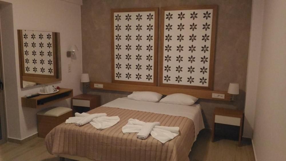 Hotel Aghas Paleochora Exterior photo
